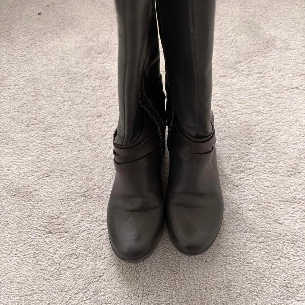 y2k 2000s brown knee high buckle